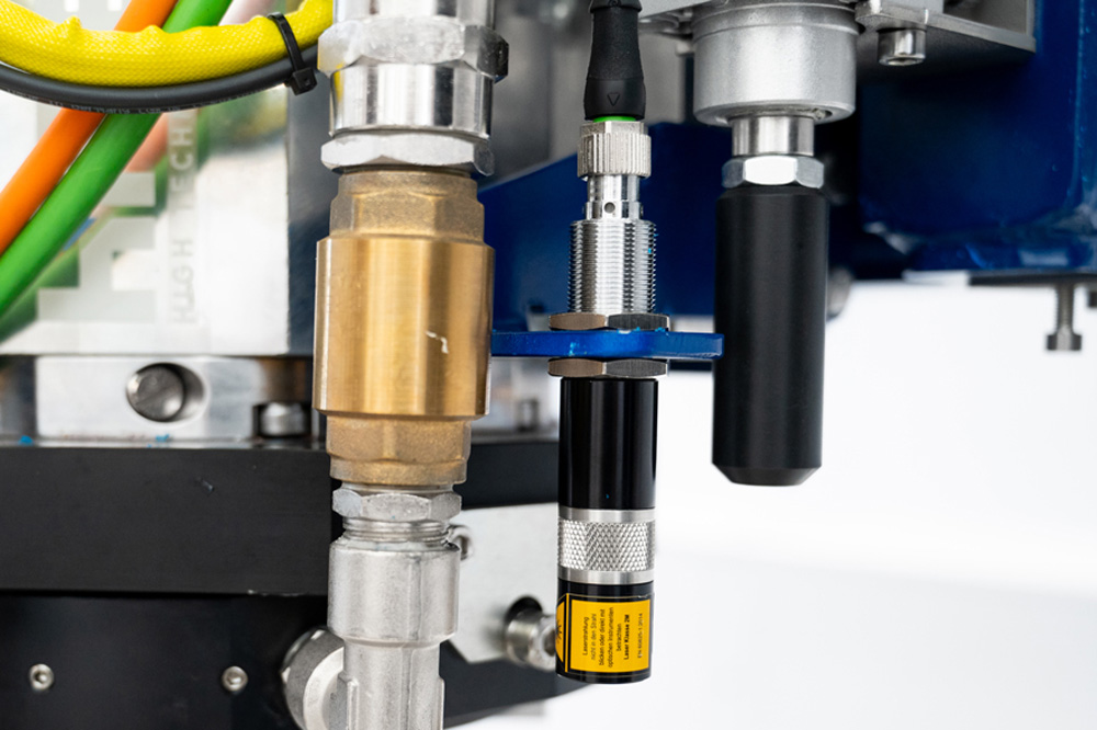 Cross-shaped laser